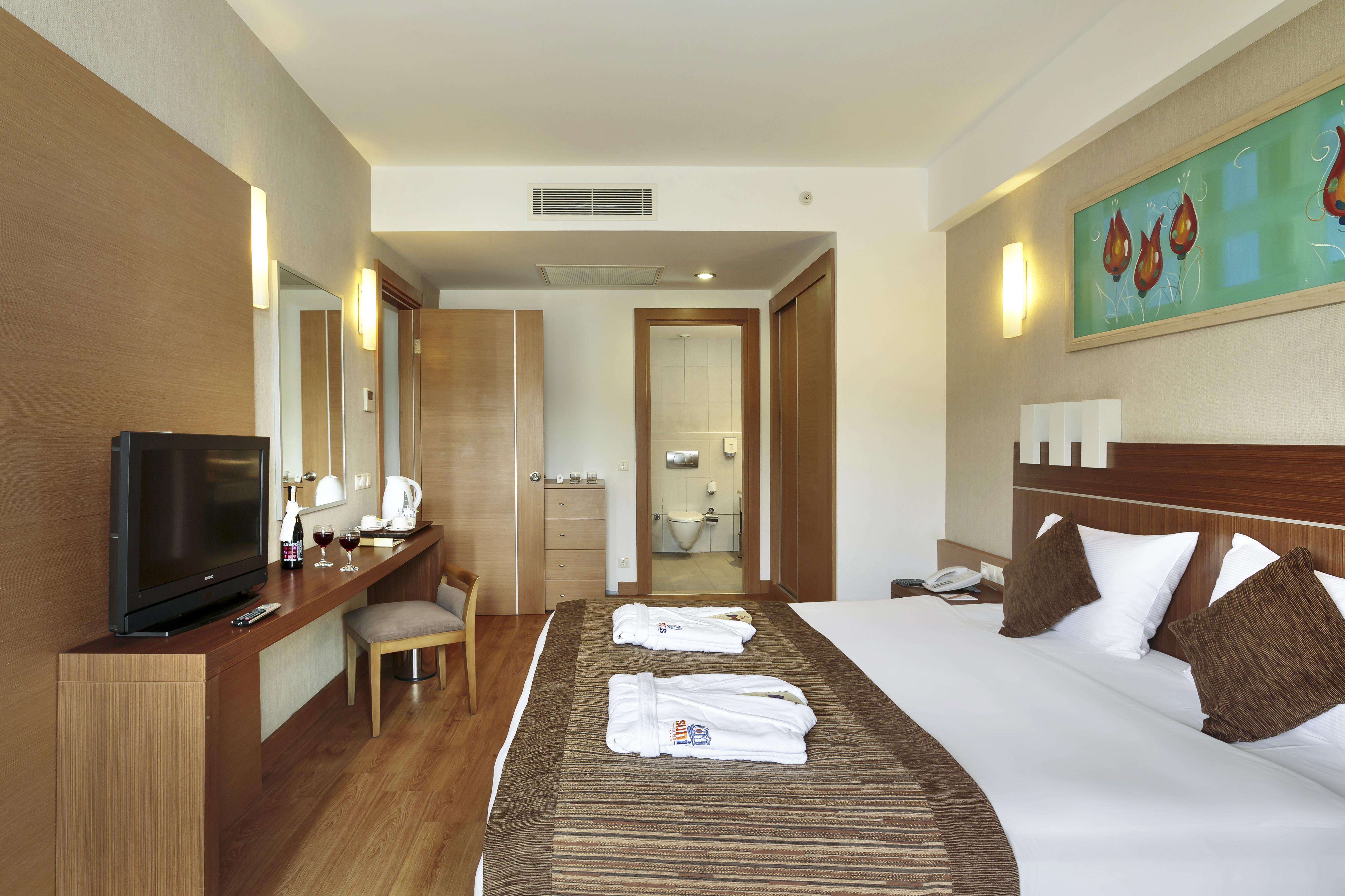 Sunis Kumkoey Beach Resort Hotel & Spa Side Bagian luar foto